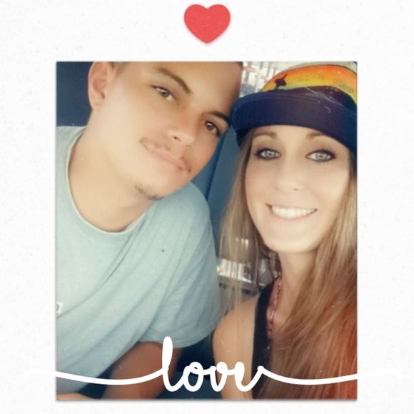 Meet your Posher, Courtney - Picture 1 of 1